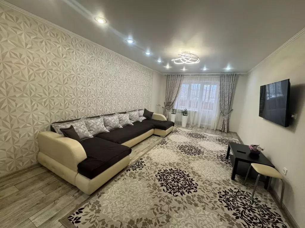 3-к кв. Татарстан, Альметьевск ул. Шевченко, 176 (100.0 м) - Фото 1
