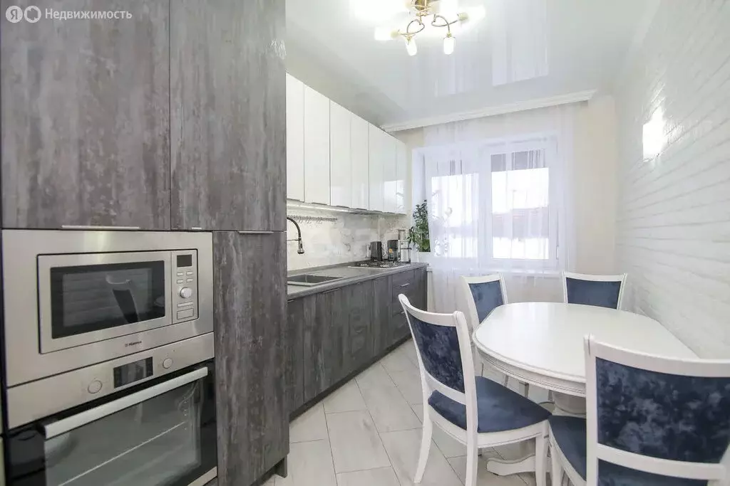 3-комнатная квартира: Калининград, улица Генерала Челнокова, 58 (83.3 ... - Фото 0