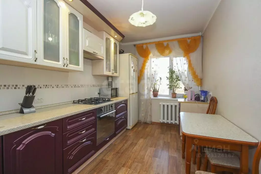 3-к кв. Омская область, Омск Транссибирская ул., 4 (71.4 м) - Фото 1