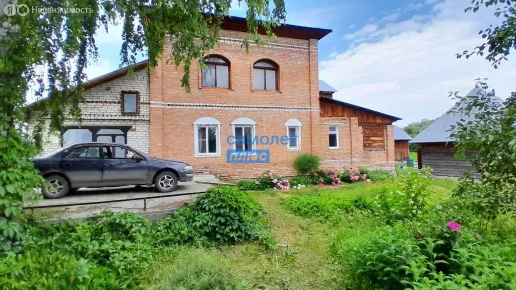 Дом в село Усятское, Сростинская улица, 27 (376.1 м) - Фото 0