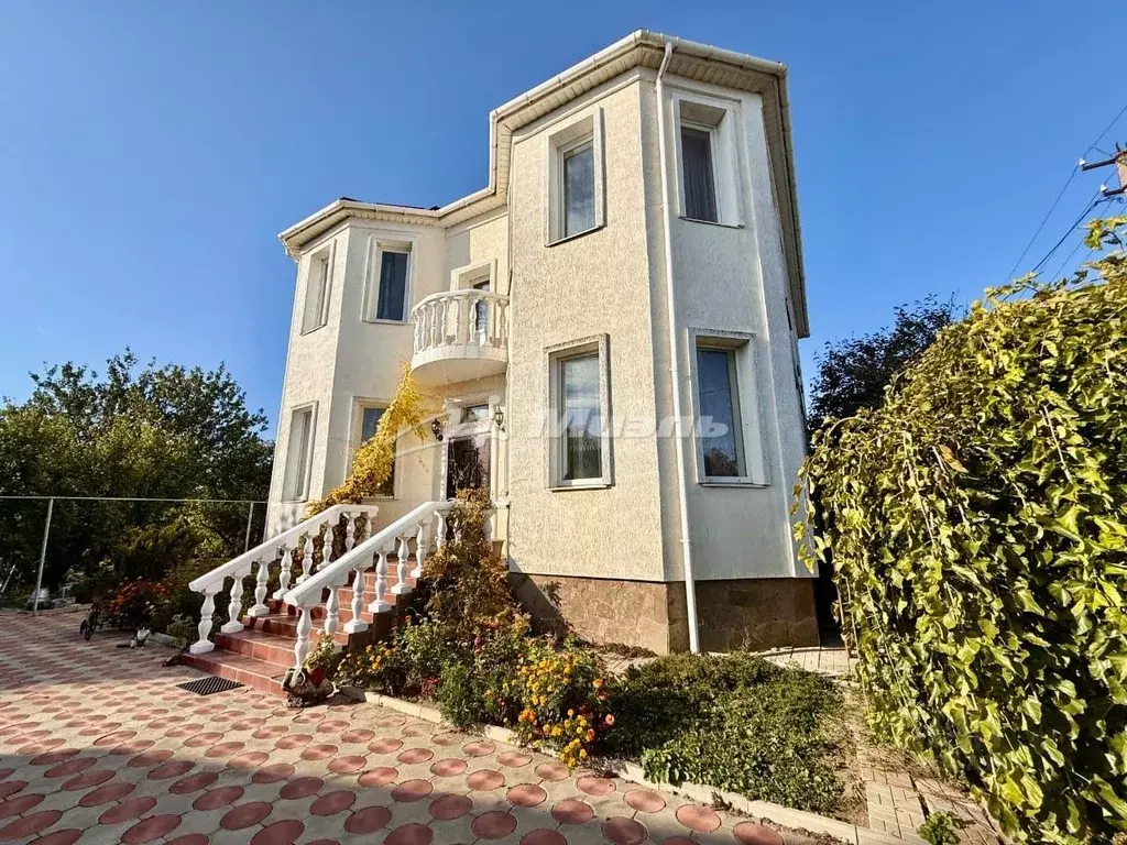 Дом в Крым, Симферопольский район, с. Укромное ул. Вишневая, 63 (200 ... - Фото 1