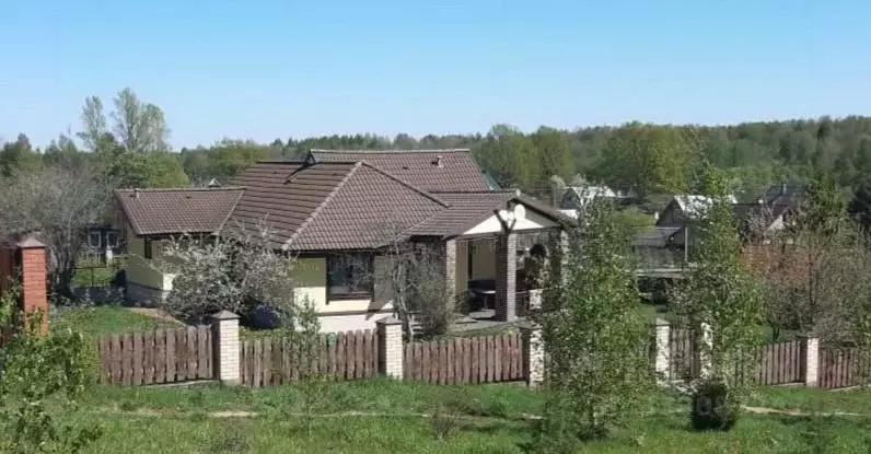Дом в Ленинградская область, Волховский район, д. Вындин Остров ... - Фото 1