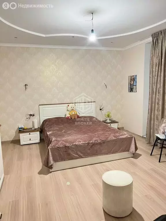 5-комнатная квартира: посёлок городского типа Октябрьский, Школьная ... - Фото 1