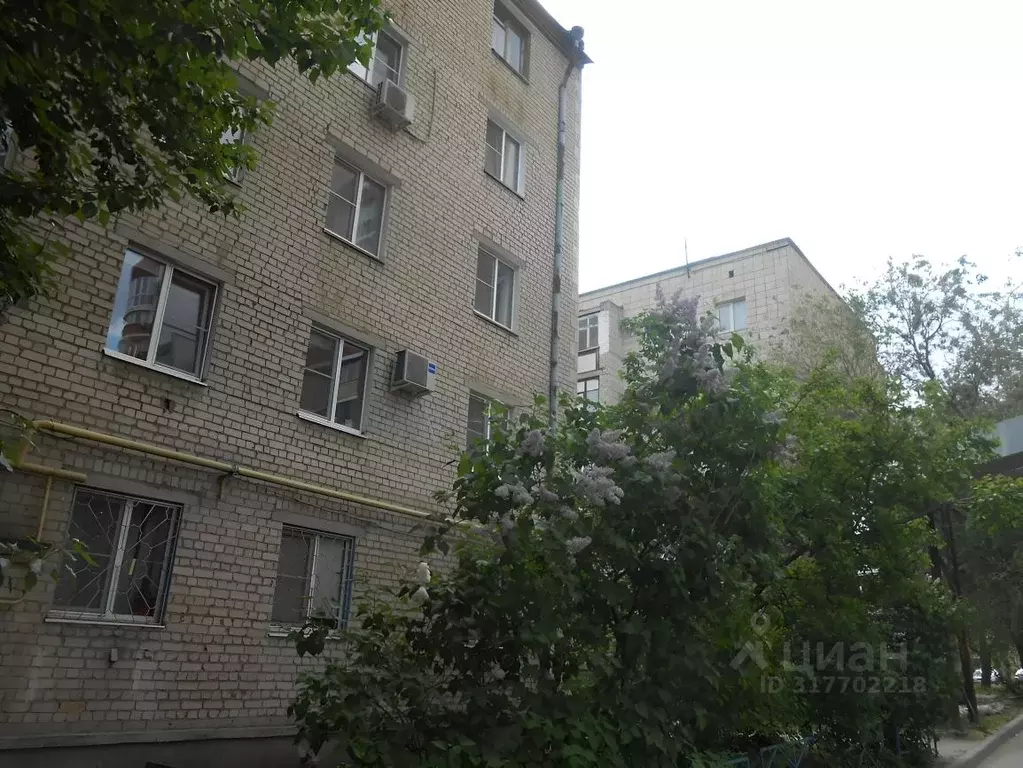 3-к кв. Волгоградская область, Волгоград ул. Дымченко, 14 (52.0 м) - Фото 0
