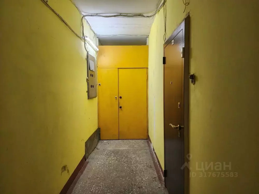 2-к кв. Мурманская область, Мончегорск ул. 10-й Гвардейской Дивизии, 2 ... - Фото 0