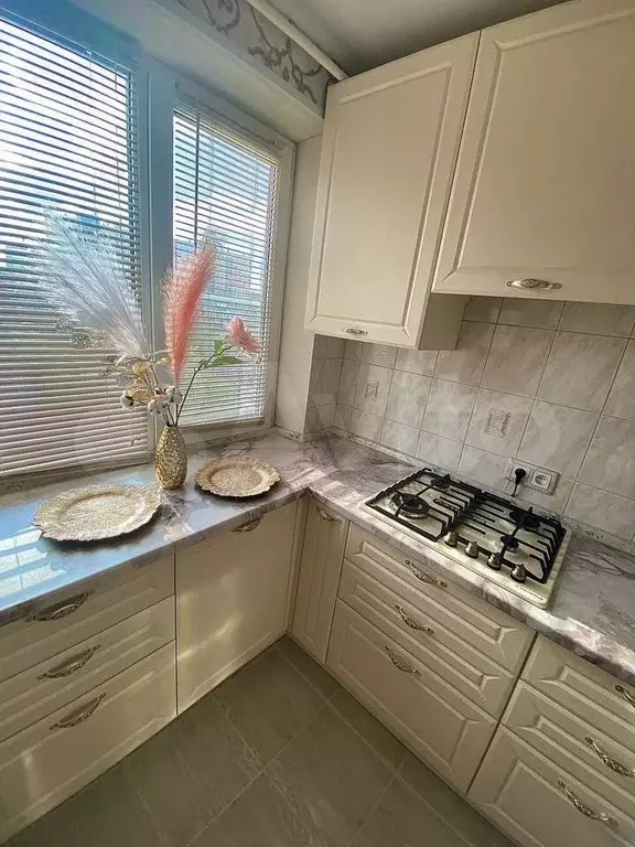 3-к. квартира, 60 м, 9/9 эт. - Фото 1