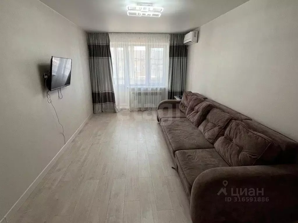 3-к кв. Калмыкия, Элиста Ипподромная ул., 107к3 (63.2 м) - Фото 0