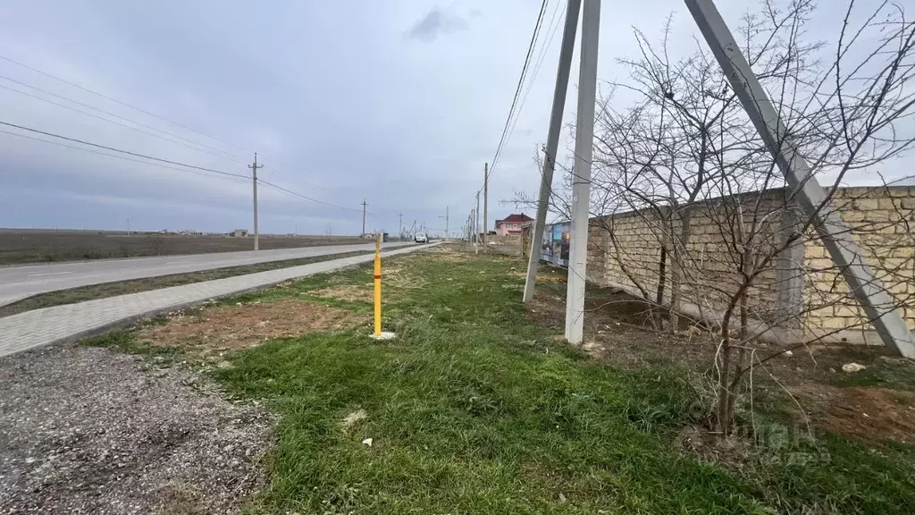 Участок в Крым, Сакский район, с. Штормовое ул. Ленина (10.0 сот.) - Фото 2