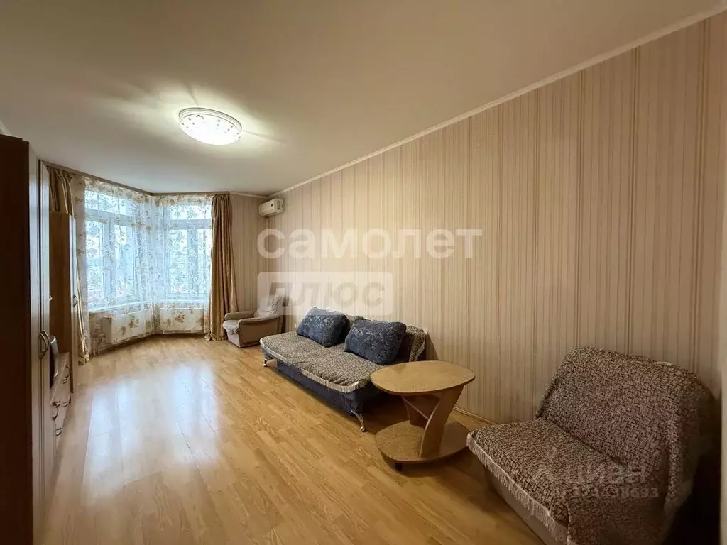 1-к кв. Свердловская область, Екатеринбург ул. Бажова, 68 (42.8 м) - Фото 1