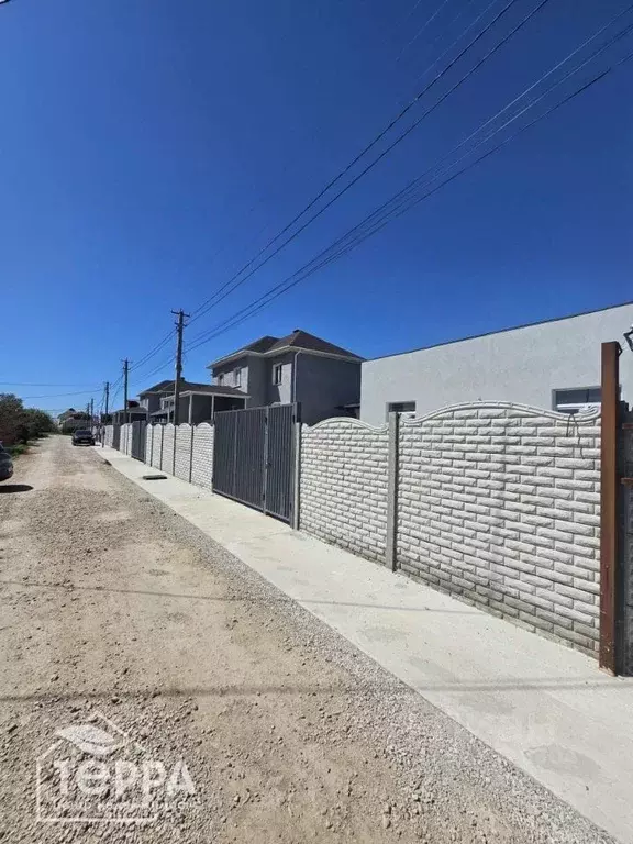 Дом в Крым, Сакский район, с. Уютное ул. Приморская, 8А (120 м) - Фото 1