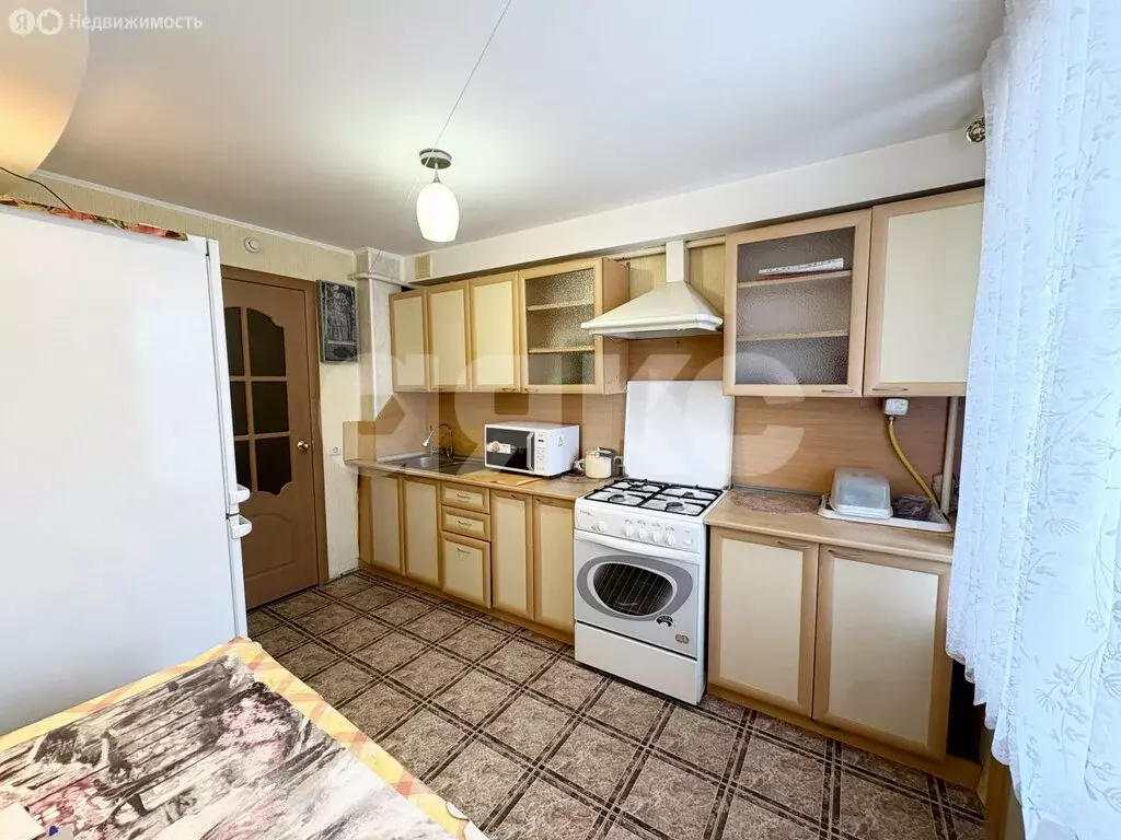 3-комнатная квартира: Нижнекамск, улица Бызова, 3 (58.3 м) - Фото 1