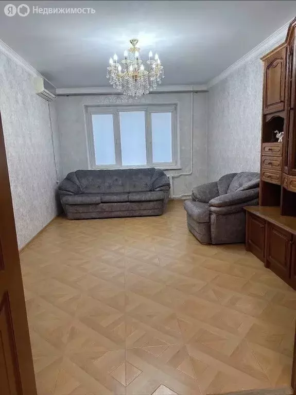 3-комнатная квартира: Нальчик, улица Тарчокова, 56 (77 м) - Фото 1
