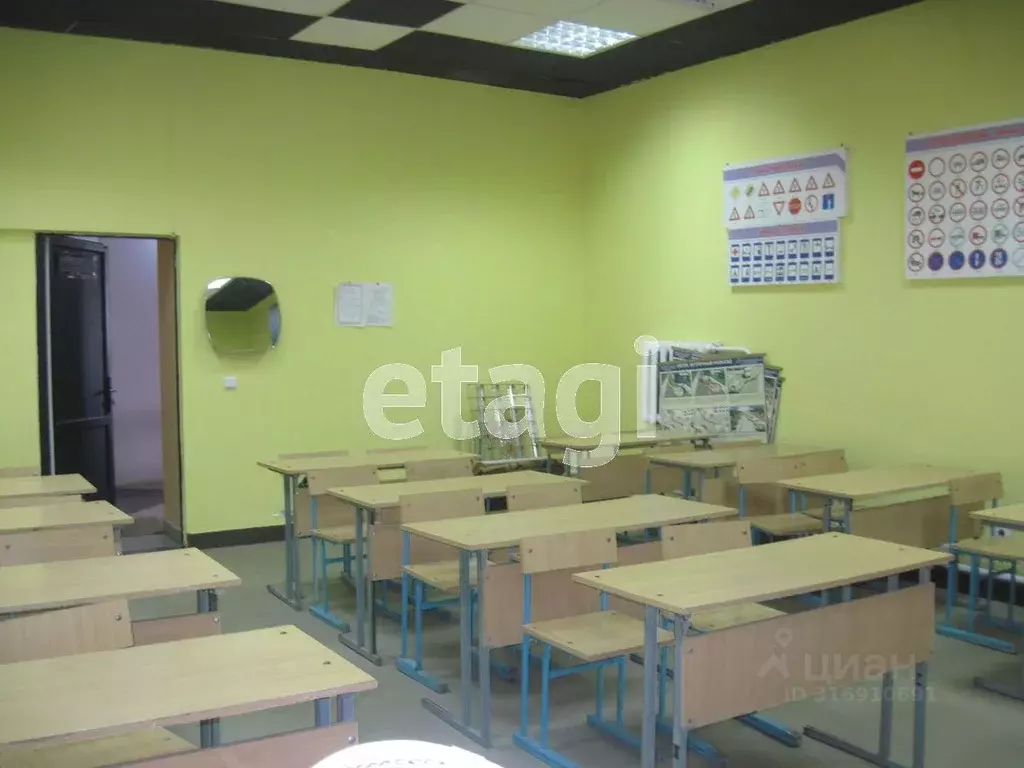 Офис в Башкортостан, Стерлитамак ул. Артема, 116б (81 м) - Фото 1