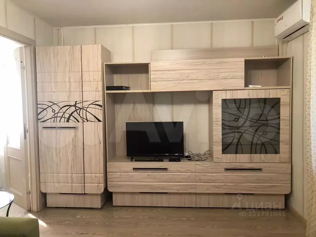 2-к кв. Омская область, Омск наб. Иртышская, 25 (47.0 м) - Фото 0