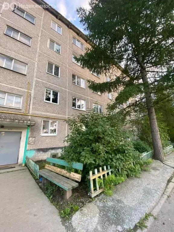 2-комнатная квартира: Ревда, улица Советских Космонавтов, 2 (41.9 м) - Фото 0