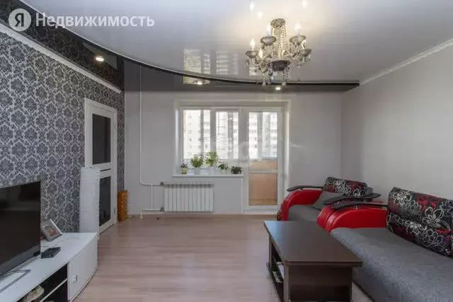4-комнатная квартира: Тобольск, 9-й микрорайон, 27 (80 м) - Фото 0