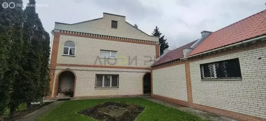 Дом в село Клещевка, Пионерская улица, 10 (213.4 м) - Фото 1