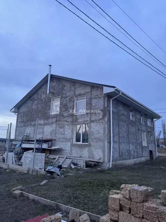 Дом в Крым, Симферопольский район, Добровское с/пос, с. Заречное ул. ... - Фото 2