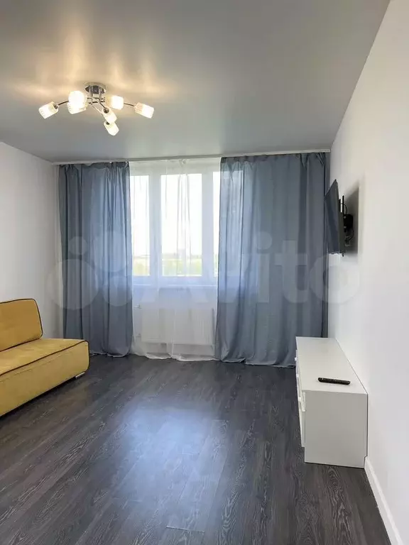 2-к. квартира, 60 м, 8/17 эт. - Фото 1