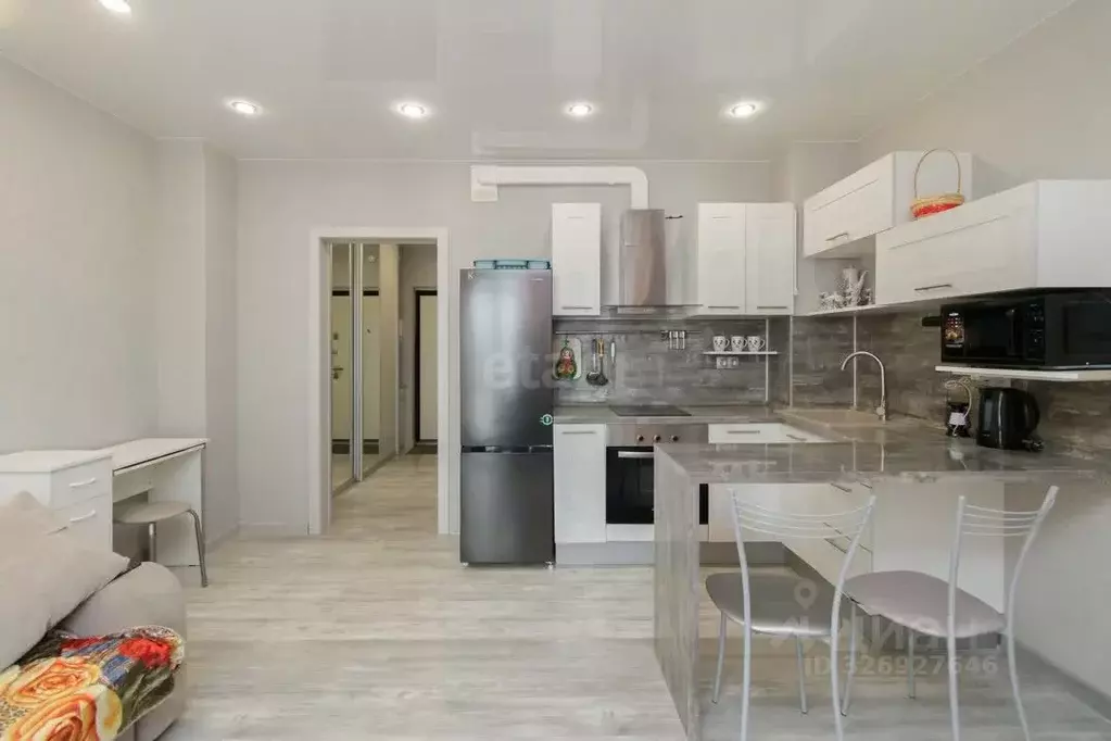 Студия Тюменская область, Тюмень ул. Федюнинского, 64 (30.0 м) - Фото 1