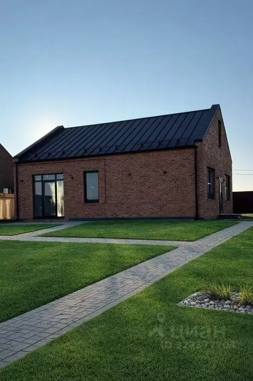 Дом в Ростовская область, Неклиновский район, с. Новобессергеневка ул. ... - Фото 1