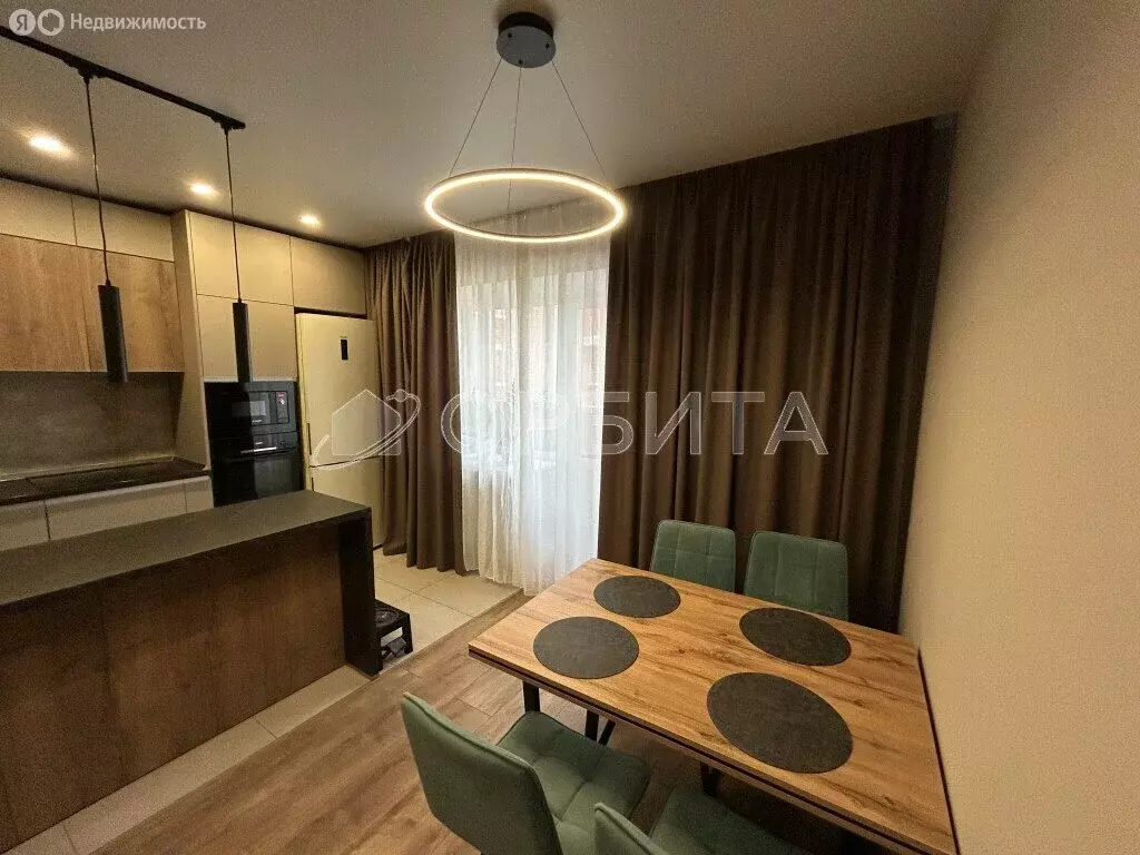 2-комнатная квартира: Тюмень, улица Достоевского, 18 (84.5 м) - Фото 1