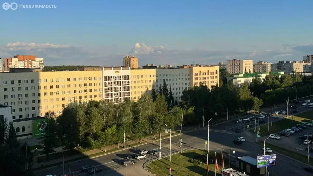 3-комнатная квартира: Уфа, улица Степана Кувыкина, 45 (56.92 м) - Фото 0