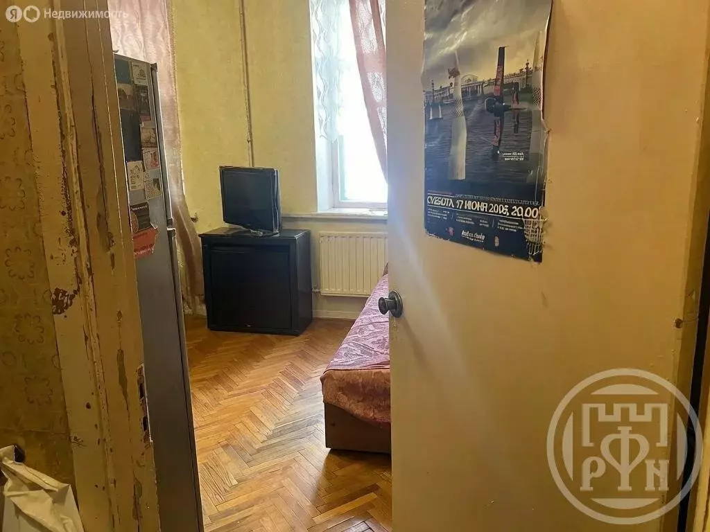 1-комнатная квартира: Санкт-Петербург, 10-я линия Васильевского ... - Фото 1