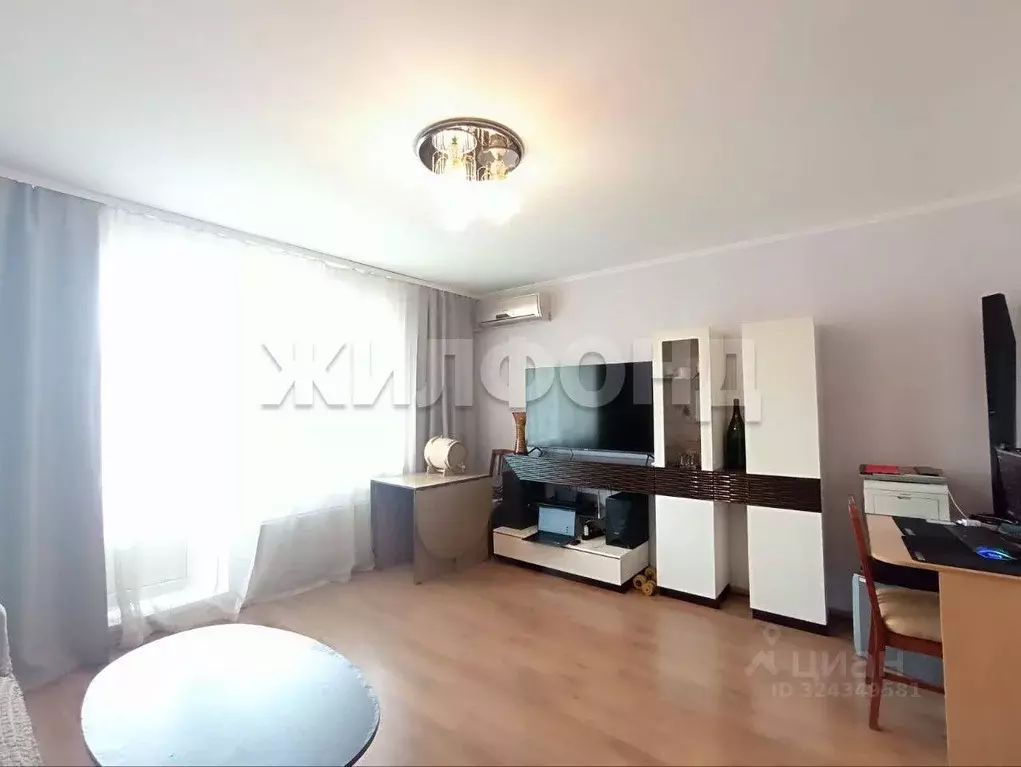 4-к кв. Хакасия, Абакан Трудовая ул., 73А (77.3 м) - Фото 1