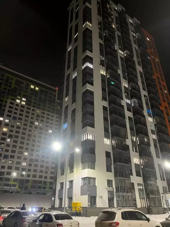 2-к кв. Башкортостан, Уфа ул. Воинов-Интернационалистов, 3 (60.0 м) - Фото 1