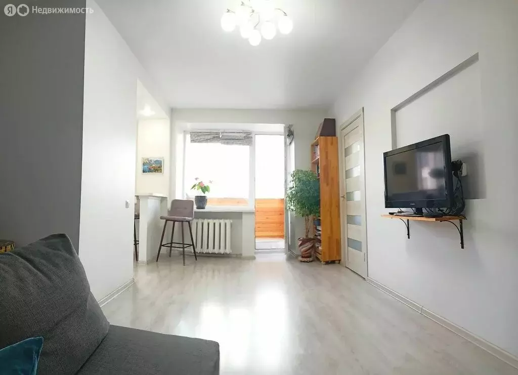 2-комнатная квартира: Тюмень, улица Мельникайте, 94 (40 м) - Фото 1