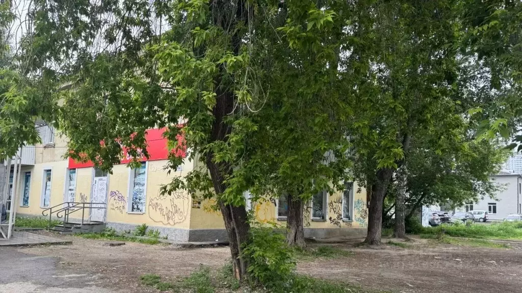 Торговая площадь в Свердловская область, Екатеринбург ул. Титова, 60 ... - Фото 0