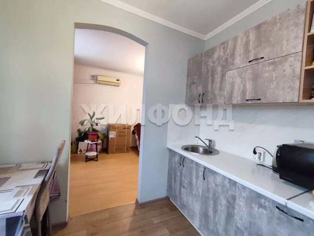 3-к кв. Алтайский край, Барнаул ул. Антона Петрова, 152 (62.4 м) - Фото 2