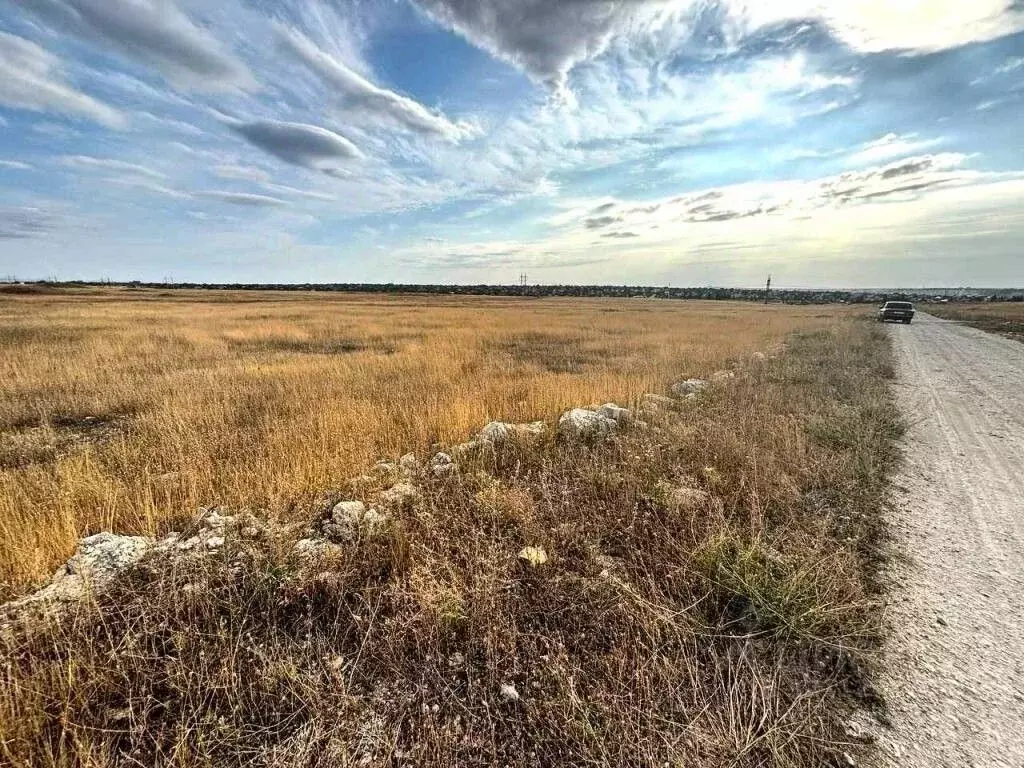 Участок в Крым, Симферопольский район, с. Трудовое ул. Футболистов, 3 ... - Фото 1