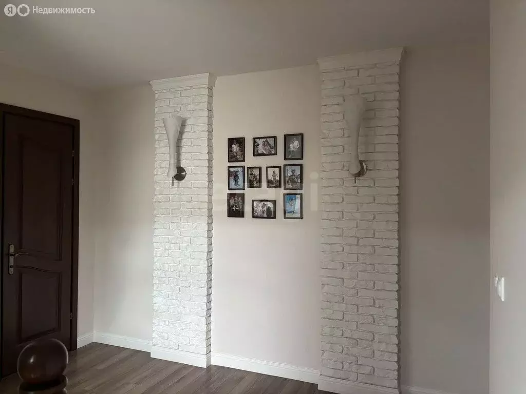 3-комнатная квартира: Калининград, улица Виктора Гакуна, 8 (84.4 м) - Фото 1