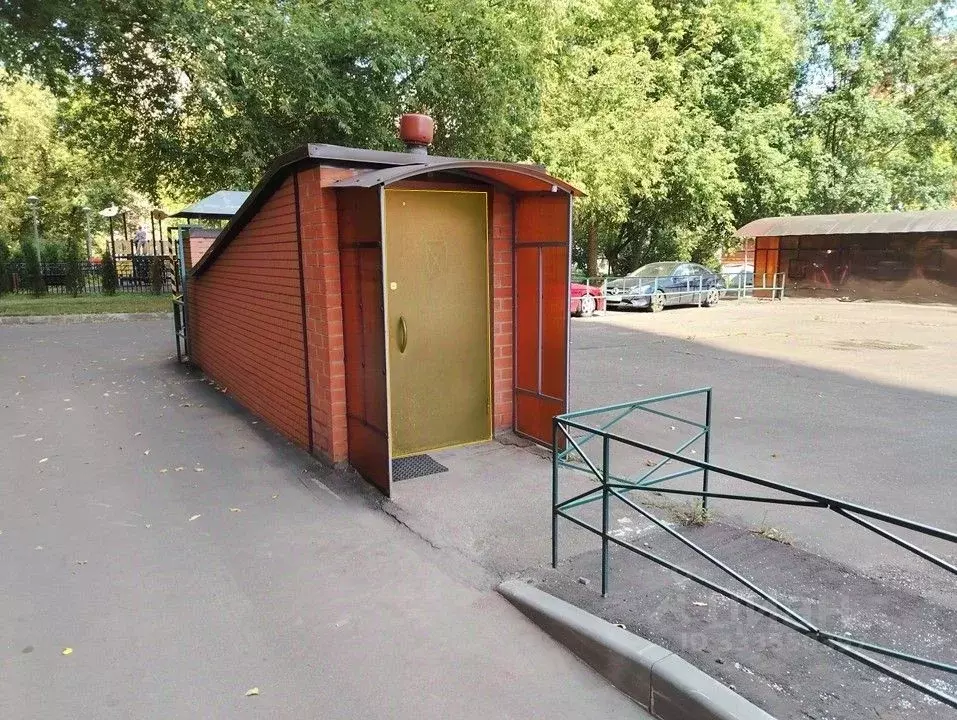 Гараж в Москва ул. Короленко, 5 (13 м) - Фото 2