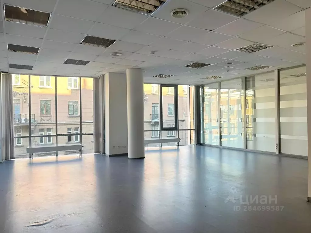 Офис в Санкт-Петербург просп. Малый Васильевского острова, 22 (135 м) - Фото 1