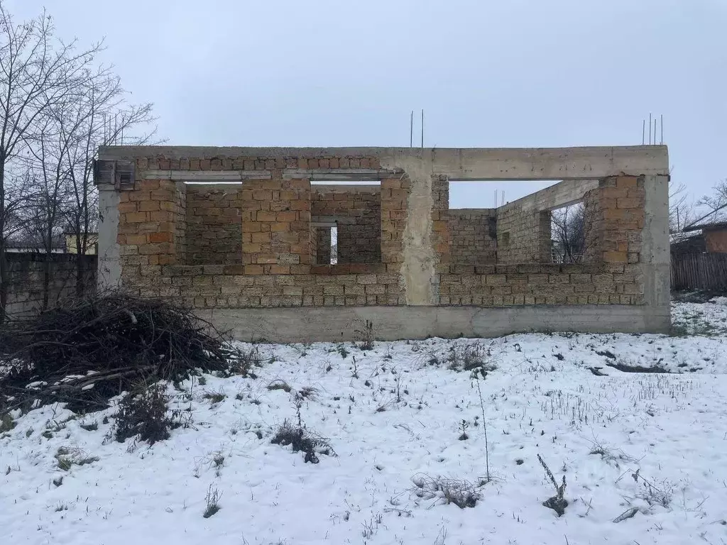 Дом в Крым, Кировский район, с. Приветное ул. Ленина (150 м) - Фото 1