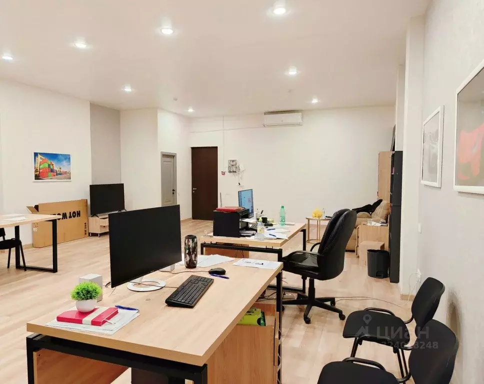 Офис в Северная Осетия, Владикавказ Весенняя ул., 21А (77 м) - Фото 1