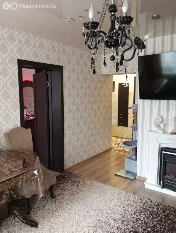 3-комнатная квартира: Керчь, улица Мирошника (50 м) - Фото 1