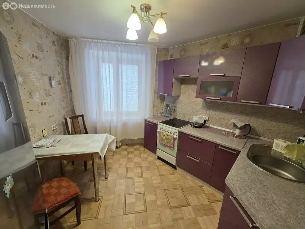 2-комнатная квартира: Кириши, улица Строителей, 30А (51 м) - Фото 1