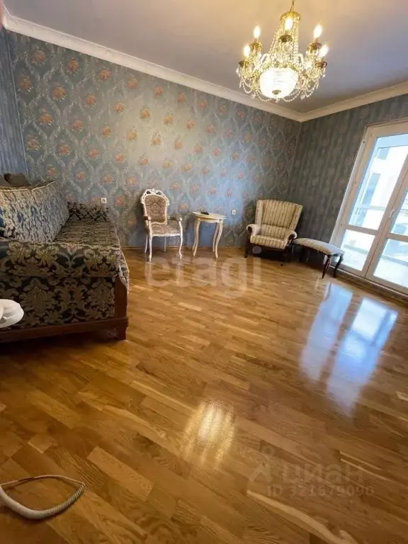 2-к кв. Саха (Якутия), Якутск ул. Кирова, 17к5 (85.0 м) - Фото 0