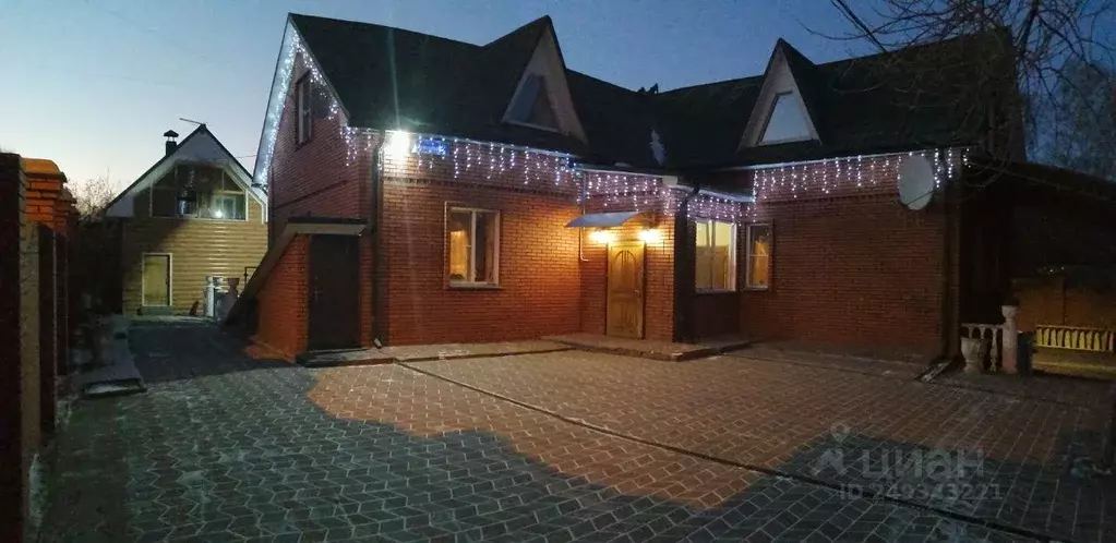 Дом в Челябинская область, Челябинск Рощинская ул., 2 (357 м) - Фото 2