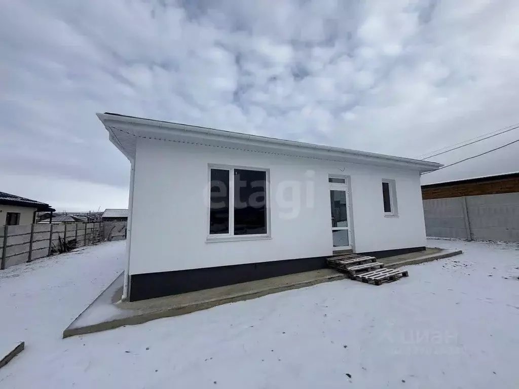 Дом в Крым, Симферопольский район, с. Доброе  (100 м) - Фото 1