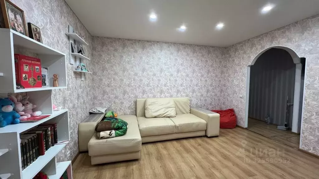 2-к кв. Белгородская область, Белгород ул. Чехова, 32 (79.0 м) - Фото 2