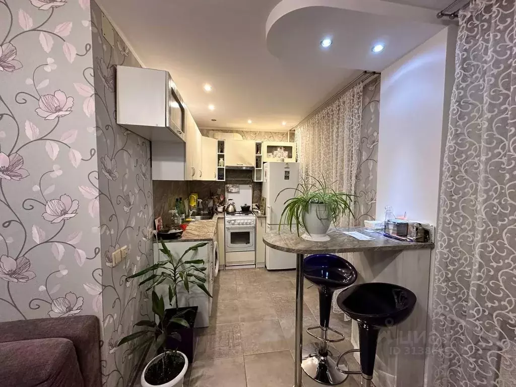 3-к кв. Свердловская область, Екатеринбург ул. Белоярская, 27 (57.2 м) - Фото 2