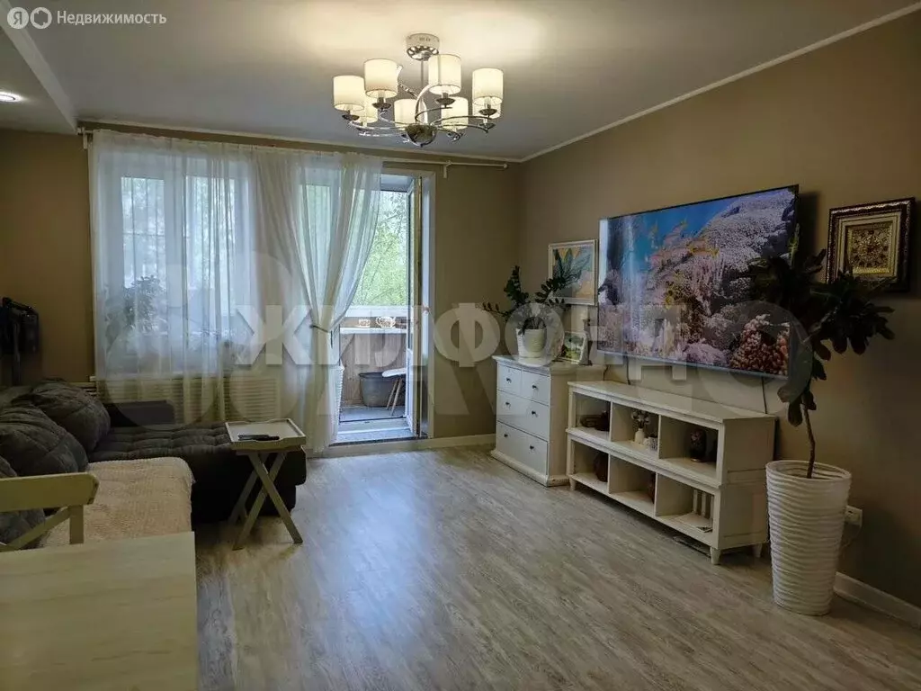 3-комнатная квартира: Новосибирск, Сибирская улица, 33 (64 м) - Фото 0