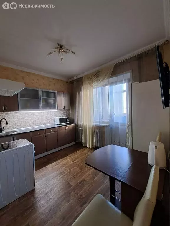 3-комнатная квартира: Нерюнгри, улица Аммосова, 4/2 (81.8 м) - Фото 1