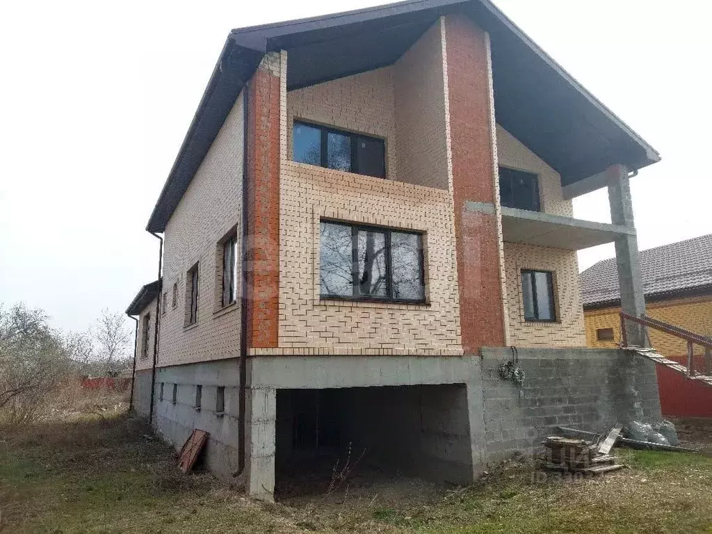 Дом в Краснодарский край, Белореченск ул. Гоголя (350 м) - Фото 1