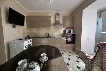 2-к кв. Оренбургская область, Оренбург Салмышская ул., 62 (75.0 м) - Фото 1